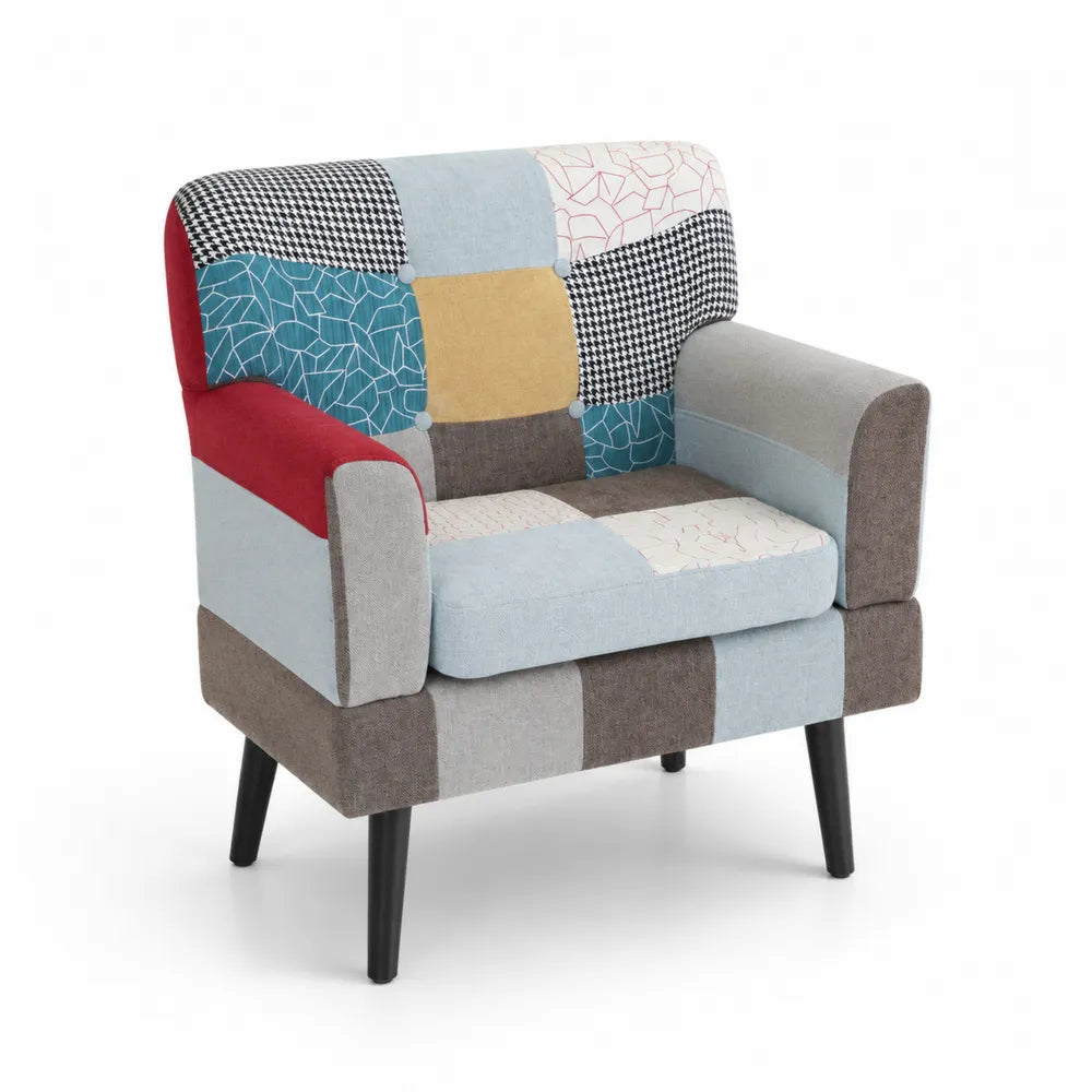 Fotel patchwork z tkaniny w kolorowe wzory z drewnianymi nogami